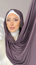 Carica l'immagine nel visualizzatore della galleria, Jersey Hijab - Brown velvet