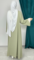 Carica l'immagine nel visualizzatore della galleria, Abaya Classic Flow Avocado - Hijab Paradise