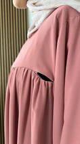 Carica l'immagine nel visualizzatore della galleria, Abaya premaman, abaya larga , abaya con zip per allattare, Hijab , Hijab Paradise, maniche larghe, donna musulmana, tacchi , rosa