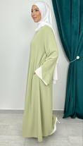 Carica l'immagine nel visualizzatore della galleria, Abaya Classic Flow Avocado - Hijab Paradise