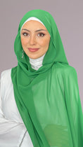 Carica l'immagine nel visualizzatore della galleria, Chiffon crepe Hijab - Emerald spring
