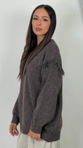 Carica l'immagine nel visualizzatore della galleria, Fringe Detail Sweater – Maglione con Dettaglio a Frange
