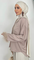 Carica l'immagine nel visualizzatore della galleria, Camicia satin maniche piume taupe
