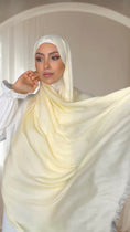 Carica l'immagine nel visualizzatore della galleria, Modal Hijab crema