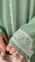 Carica l'immagine nel visualizzatore della galleria, Gandora maniche lunghe ricami - Verde