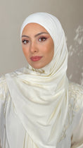 Cargar la imagen en la vista de la galería, Slim Hijab - Ivory Glow