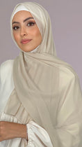 Carica l'immagine nel visualizzatore della galleria, Hijab, chador, velo, turbante, foulard, copricapo, musulmano, islamico, sciarpa, trasparente, chiffon crepe Beige Scuro