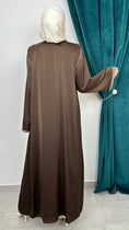 Carica l'immagine nel visualizzatore della galleria, Abaya Elegance Marrone Ricamata