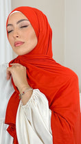 Carica l'immagine nel visualizzatore della galleria, Hijab Jersey arancio rossastro-orlo FlatlockHijab, chador, velo, turbante, foulard, copricapo, musulmano, islamico, sciarpa, 
