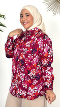 Carica l'immagine nel visualizzatore della galleria, Camicia graphic rossa, camicia, camicia lunga, camicia colorata, rosa, rosso, blu, Hijab paradise, donna con hijab, donna musulmana, abito modest