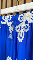 Carica l'immagine nel visualizzatore della galleria, Pantaloni a fantasia Crown Summer