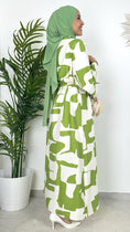 Carica l'immagine nel visualizzatore della galleria, Avocado Dress - hijab- hijab paradise - maniche larghe - cintura in vita- fantasia a mucca- vestito lungo - modest dress - Hijab Paradise- hijab