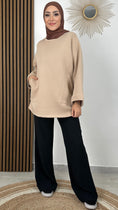 Bild in Galerie-Betrachter laden, Felpa padded- Hijab Paradise - felpa calda - hijab marrone jersey - pantalone nero - felpa beige- tasche laterali