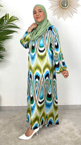 Carica l'immagine nel visualizzatore della galleria, Vestito Light Verde, decorazione azzurra nera verde beige, vestito over, Hijab, Hijab paradise, donna musulmana