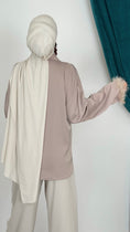 Carica l'immagine nel visualizzatore della galleria, Camicia satin maniche piume taupe