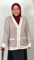 Carica l'immagine nel visualizzatore della galleria, Cardigan “Elegant Knit Button”