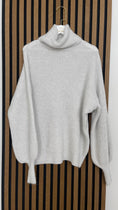 Carica l'immagine nel visualizzatore della galleria, Maglione colletto alto maniche a palloncino