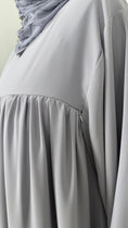 Carica l'immagine nel visualizzatore della galleria, Abaya premaman, abaya larga , abaya con zip per allattare, Hijab , Hijab Paradise, maniche larghe, donna musulmana, tacchi , grigio 
