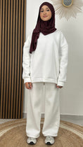 Carica l'immagine nel visualizzatore della galleria, Completo focus - Hijab Paradise - completo tuta - felpa - pantalone largo - scarpe da ginnastica- hijab - ragazza musulmana