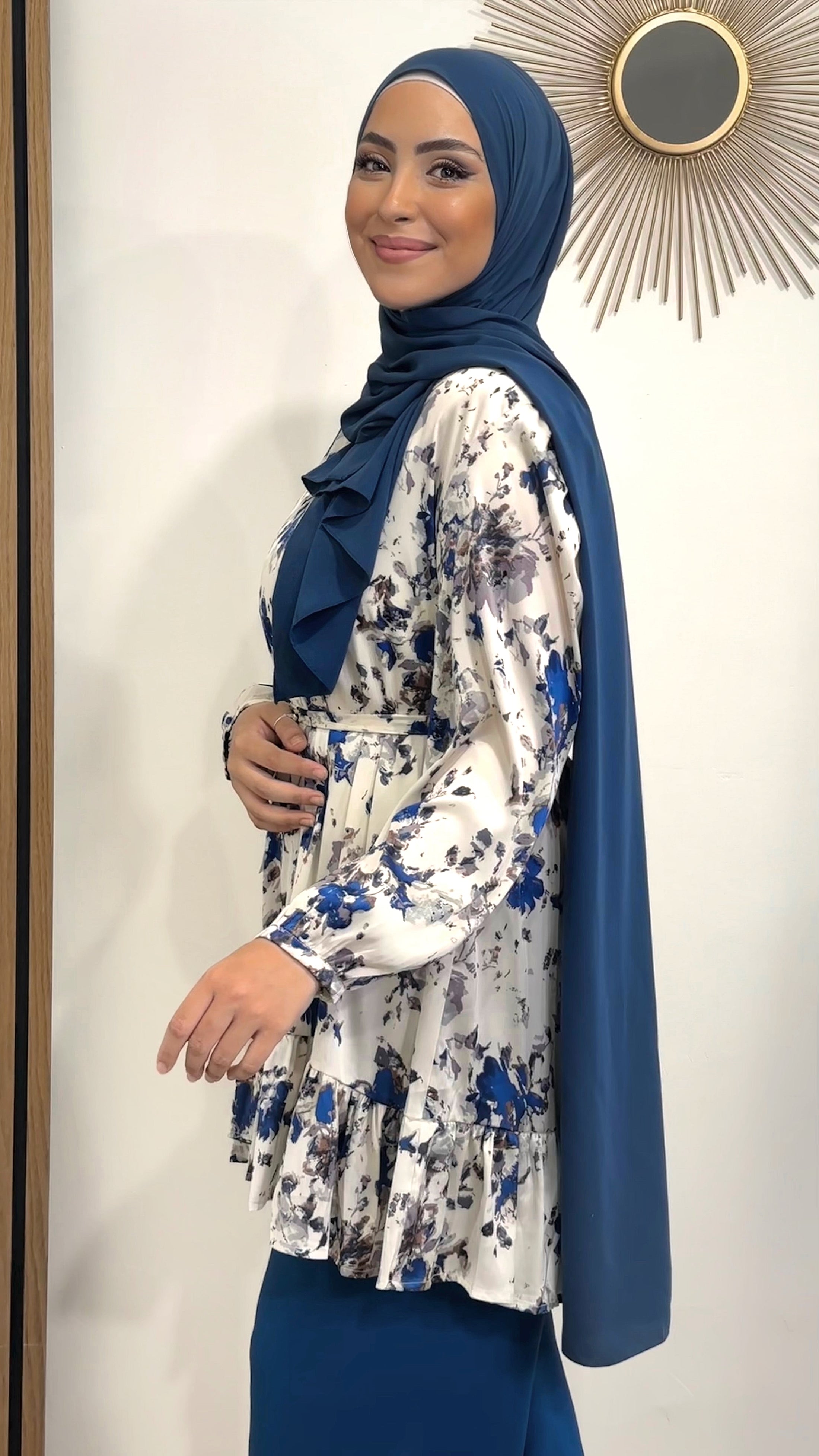 Tunica lunga, azzurra e bianca, floreale, coprente, hijab , Hijab Paradise