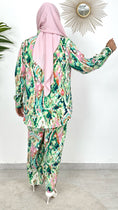 Load image into Gallery viewer, Completo Multicolour Verde Acqua- completo fantasia - fantasia ghirigori - maglia bianca - velo- hijab paradise- foulard