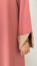 Carica l'immagine nel visualizzatore della galleria, Abaya bicolour rosa maniche beige