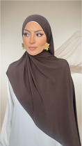 Bild in Galerie-Betrachter laden, Premium Slim Hijab Dark Brown