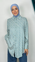 Carica l'immagine nel visualizzatore della galleria, Camicia Satin Glow verde acqua