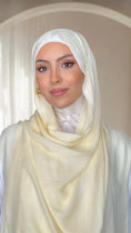 Carica l'immagine nel visualizzatore della galleria, Modal Hijab crema