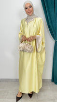 Carica l'immagine nel visualizzatore della galleria, Caftano Satin Lumière Giallo Pastello - Hijab Paradise