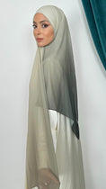 Carica l'immagine nel visualizzatore della galleria, Soft Gradient Crepe - Hijab Paradise