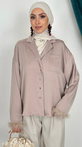Carica l'immagine nel visualizzatore della galleria, Camicia satin maniche piume taupe