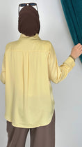Carica l'immagine nel visualizzatore della galleria, Camicia simil satin yellow
