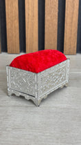 Load image into Gallery viewer, Pincushion box