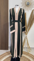 Carica l'immagine nel visualizzatore della galleria, Abaya, ricami, Hijab Paradise, due colori, cintura in vita, dettaglio in manica, vestito arabeggiante, modest, verde militare e beaje