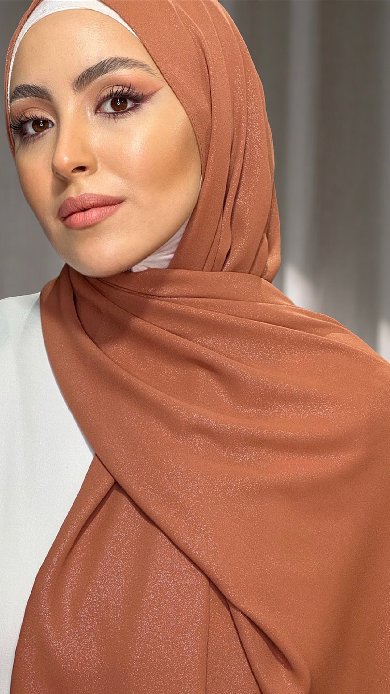 Hijab, chador, velo, turbante, foulard, copricapo, musulmano, islamico, sciarpa, Hijab Glowy Crepe Nude Scuro