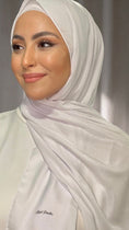 Carica l'immagine nel visualizzatore della galleria, Hijab, chador, velo, turbante, foulard, copricapo, musulmano, islamico, sciarpa, Hijab Glowy Crepe Bianco rosato
