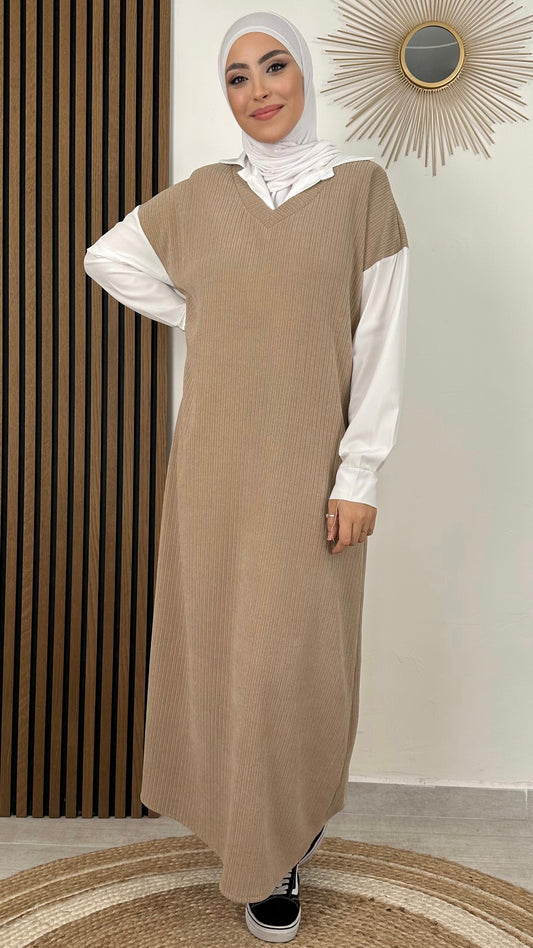 Shirt Dress - Hijab Paradise - Vestito maglione camicia - gilet lungo con camicia - donna musulmana - donna sorridente -vans