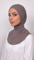 Carica l'immagine nel visualizzatore della galleria, Buttoned Ready Hijab
