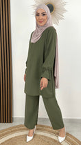 Load image into Gallery viewer, Completo semplice, hijab , tacchi bianchi, Hijab Paradise, donna musulmana, verde militare
