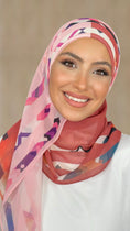 Charger l'image dans la visionneuse de la galerie, Patterned Bicolour Hijab, Hijab doppio colore, hijab con fantasia, hijab Paradise, sorriso, donna musulmana, Hijab multiuso
