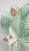Carica l'immagine nel visualizzatore della galleria, Soft Gradient Crepe - Hijab Paradise 
