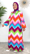 Load image into Gallery viewer, Colorful Dress Rosa, fantasia a zig zag, verde, azzurro; rosa, arancio, over, maniche larghe arricciate, Hijab, donna musulmana; abito modest, colori fluo
