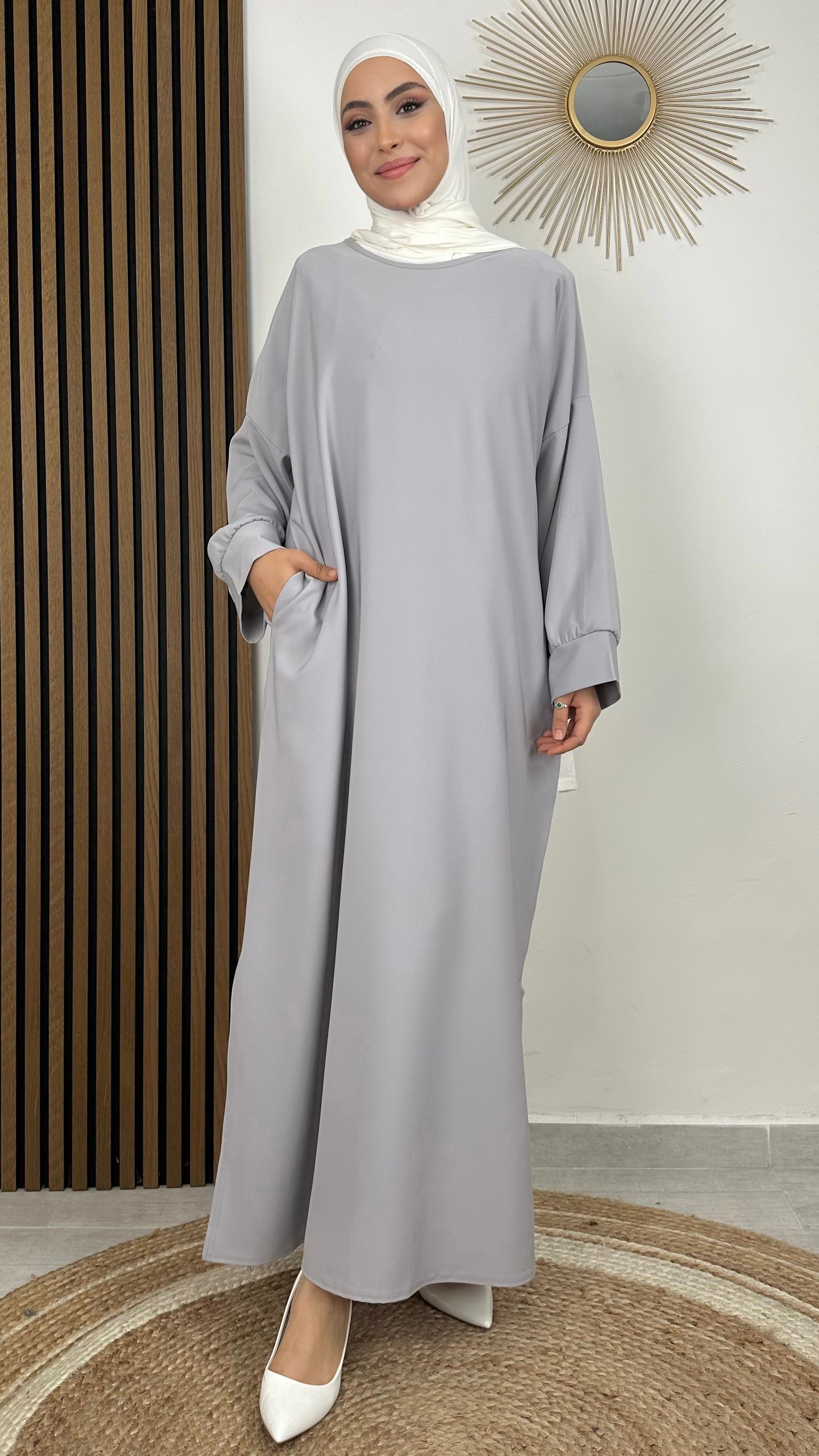 Abaya split  - abaya semplice - abaya con tasche - hijab  - abaya per pellegrinaggio - umra e hajj - leggero spacco laterale - grigio