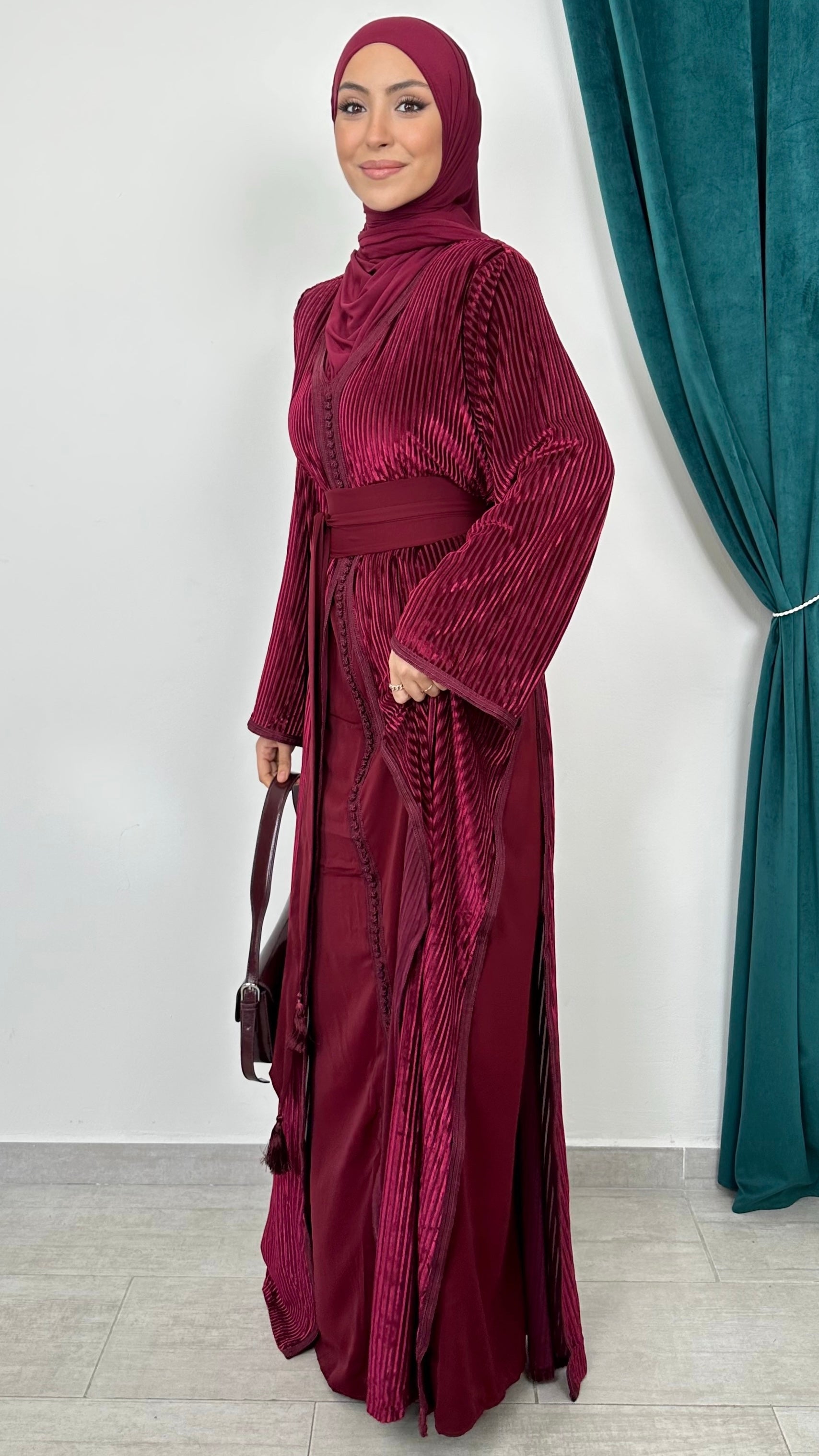 Velvet Royal Caftan - Hijab Paradise 