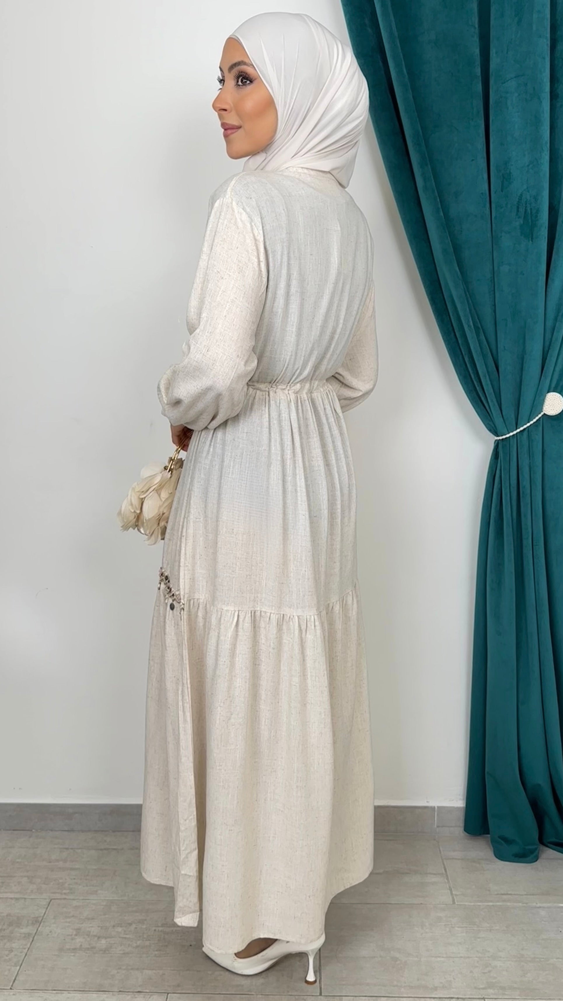 Abito Lino Elegance con Ricami