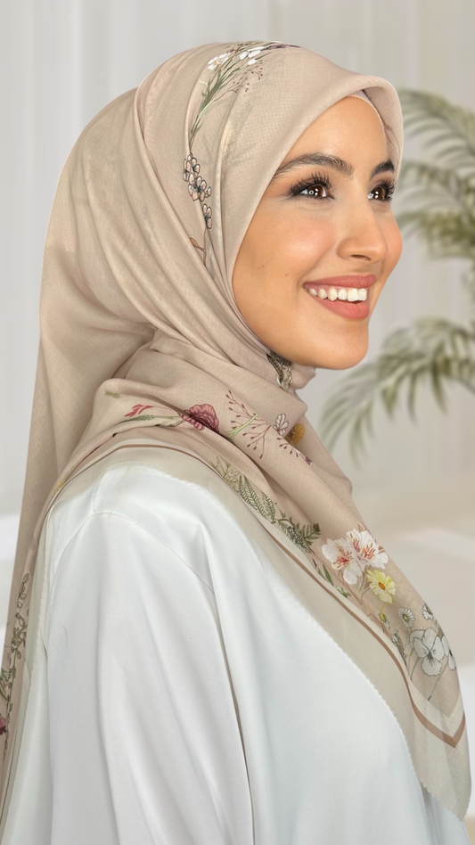 Floreal Square Hijab Beige Scuro, Hijab Paradise, velo quadrato, velo floreale, cotone