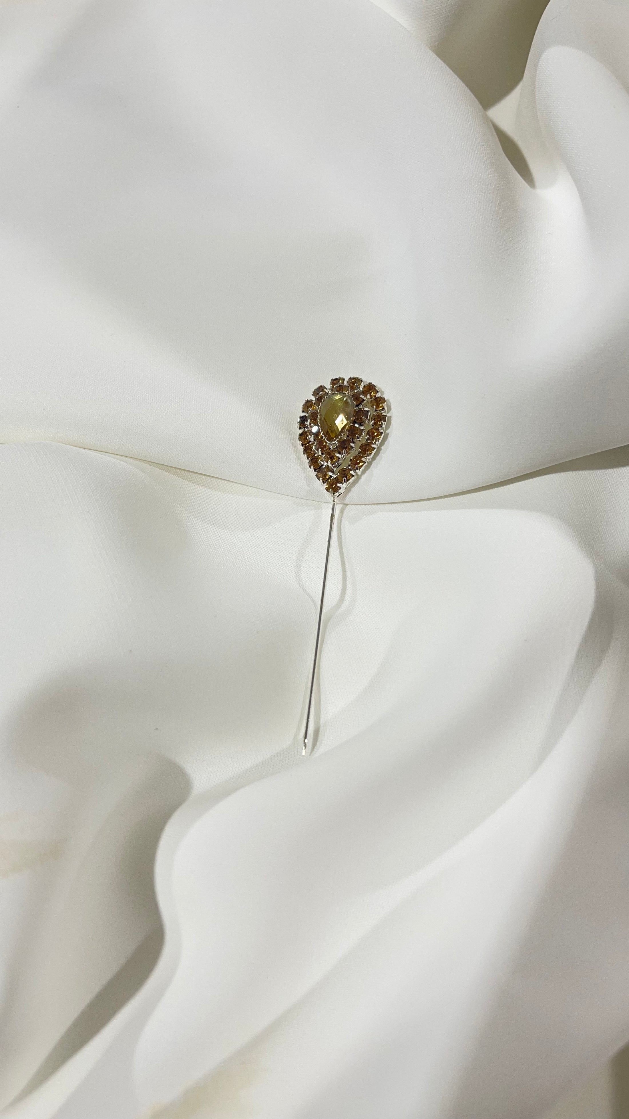 💎 Spilla per Hijab “Goccia di Luce” – Eleganza e Brillantezza