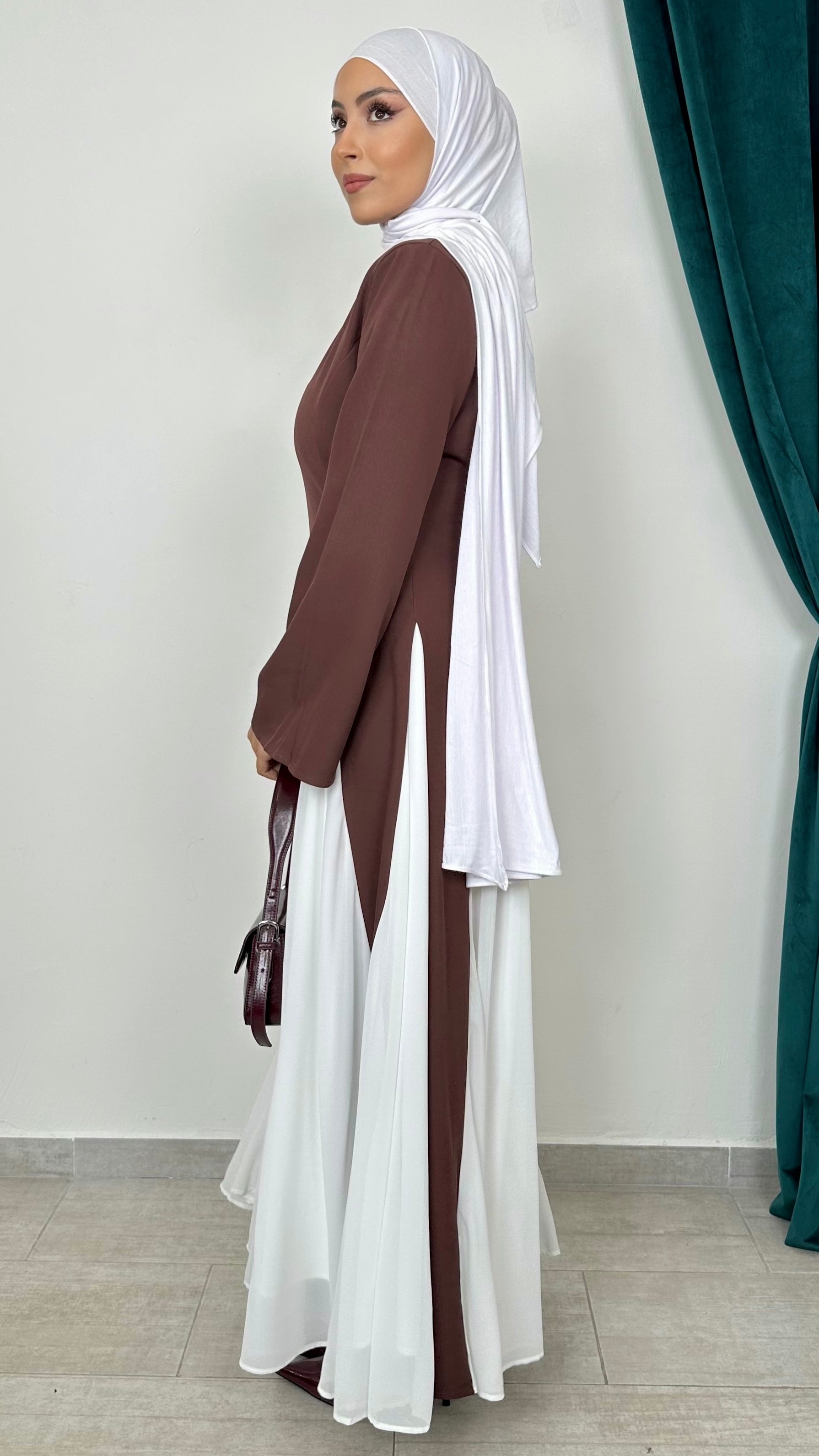 Abito Contrast Elegance