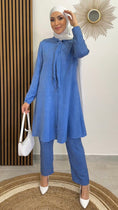 Carica l'immagine nel visualizzatore della galleria, Hijab Paradise, tacchi biachi, pantaloni blu, tunica blu, completo blu, completo nickle, hijab bianco, modest dress, turco
